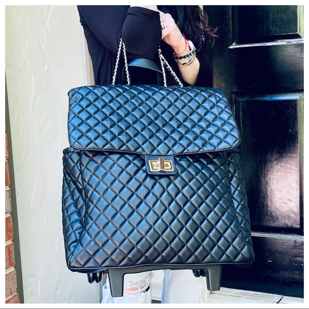 BACK IN STOCK✨✨✨Quilted Faux leather Fabulous Travel Rolling bag - Picture 4 of 12
